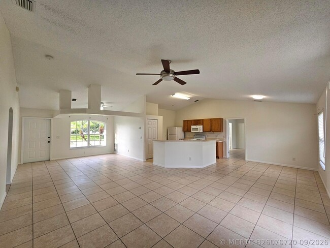 162 SW Grimaldo Terrace