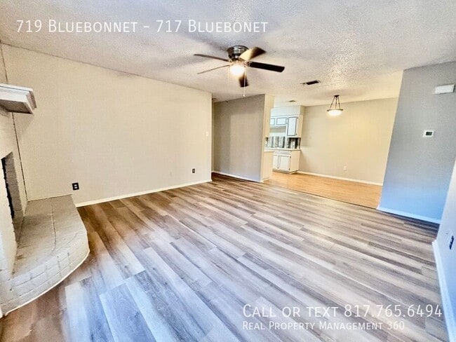 Building Photo - 719 Bluebonnet-717 Bluebonet Unit 717 Bluebonet