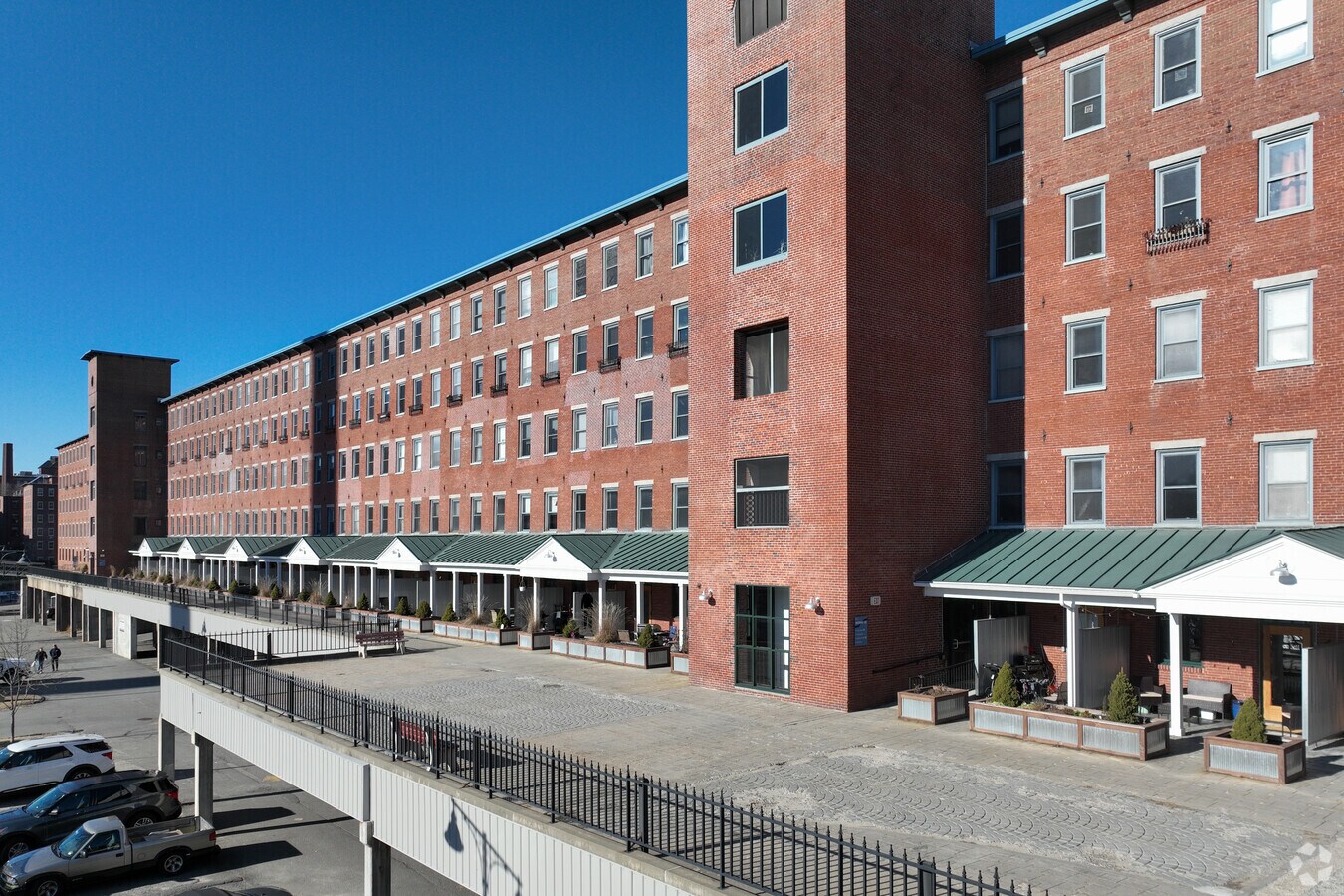 Photo - Island Terrace