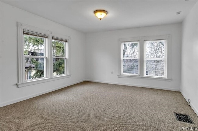 Photo - 575 Auburn Ave