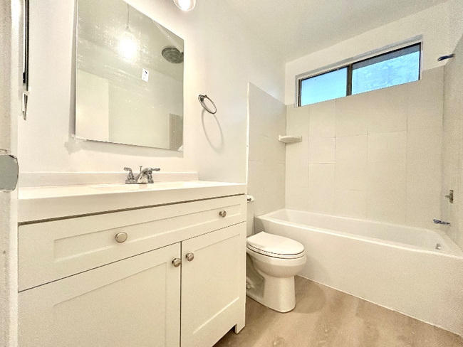 Building Photo - 601 Kings Rd Unit 301