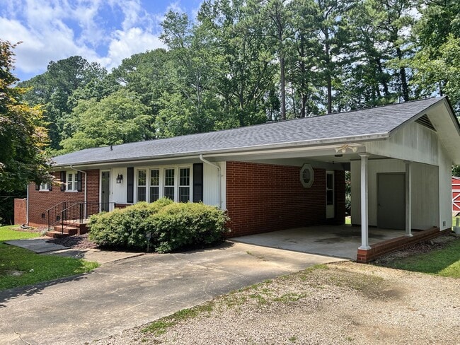 Building Photo - 6909 Justice Dr