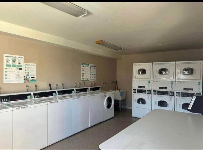 Photo - 563 Broadway Unidad 70