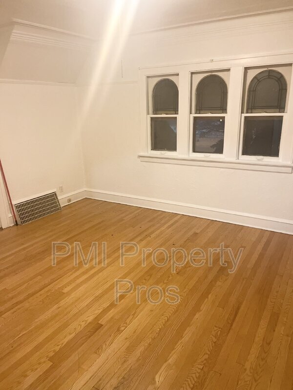 Photo - 4635 W Fond du Lac Ave