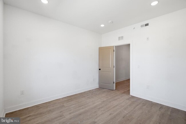 Photo - 669 N 39th St Unit 3