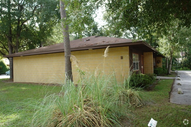 Photo - Millhopper Pines