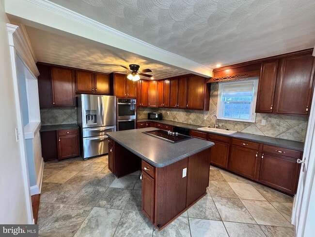 Photo - 1558 Zachary Taylor Hwy