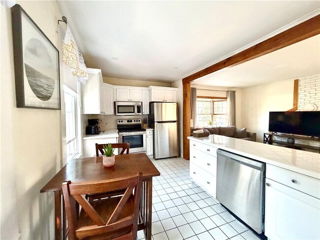 13 Holland St Unit 1