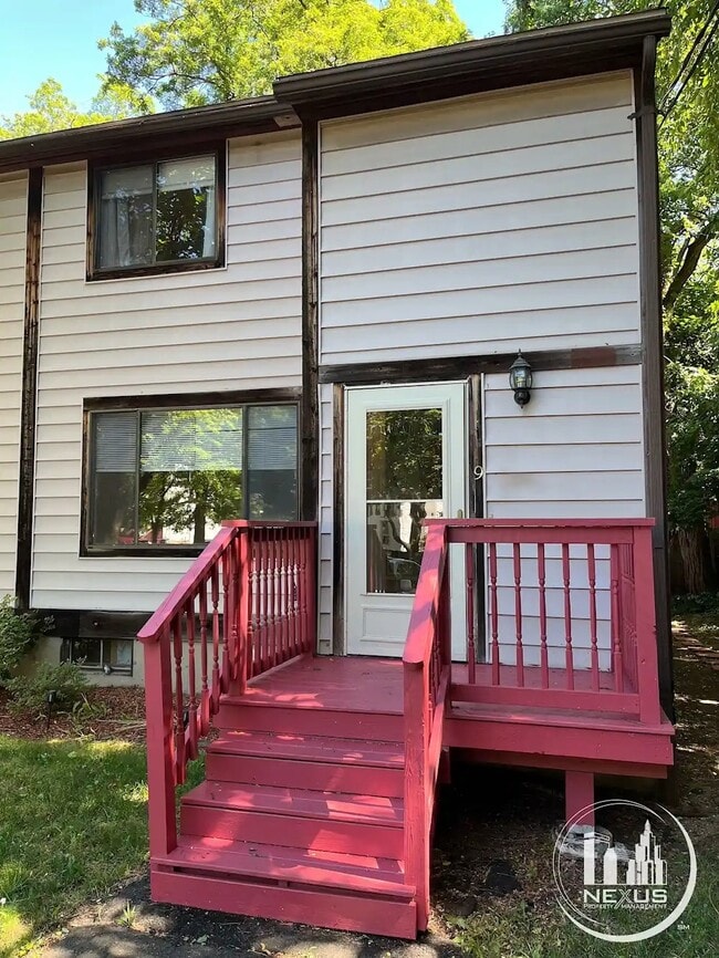 Building Photo - 101 Hazel St Unit B9 Rental