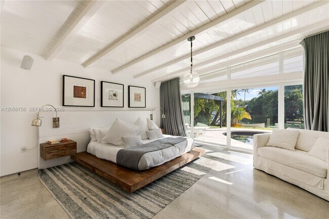 270 Island Dr