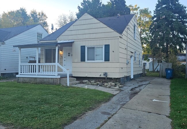 3901 Herrick St