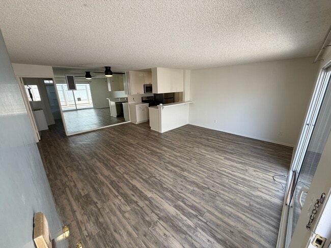 Building Photo - 1218 McClellan Dr Unit 106 Rental