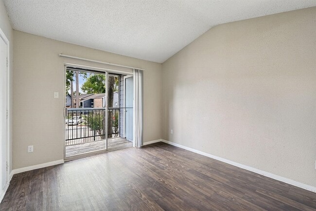 Building Photo - 17710 Red Oak Dr Unit 276 Rental