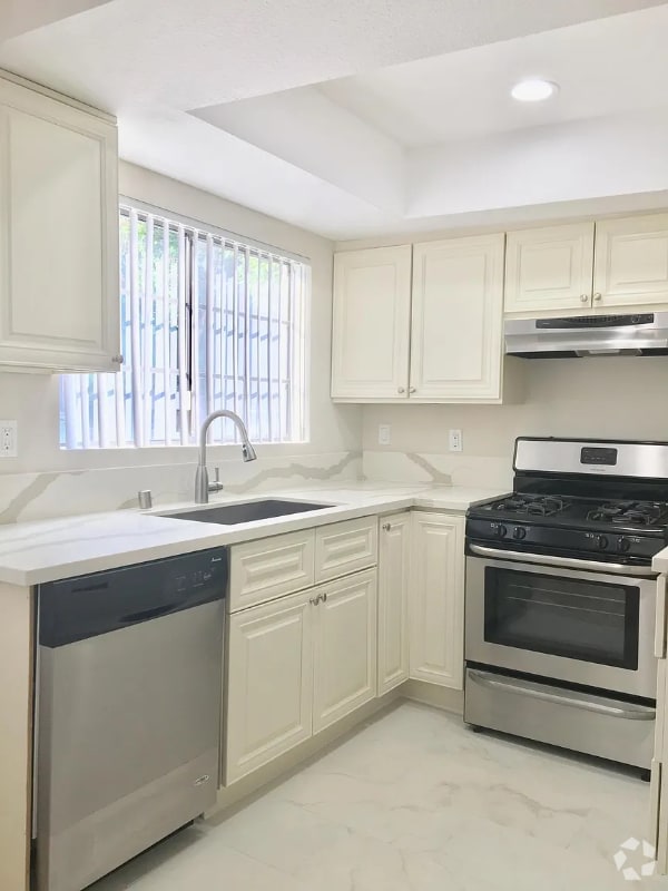 Building Photo - 544 E Tujunga Ave Unit 101 Rental