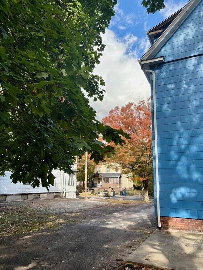 Photo - 8 Read St Unidad 2nd Floor