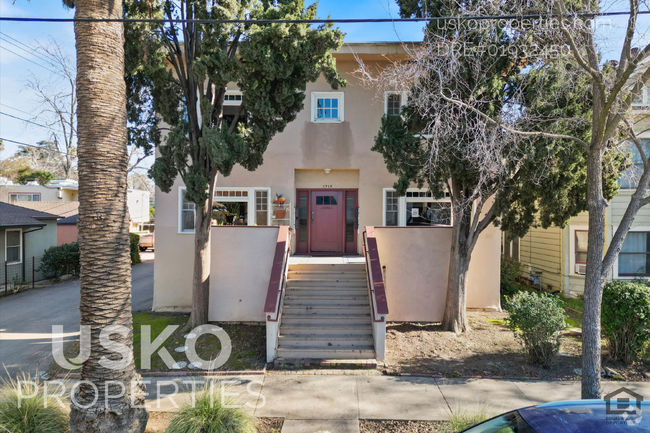 Building Photo - "Charming 1-Bedroom Haven with 800 Sq. Ft.... Unit 2 Rental