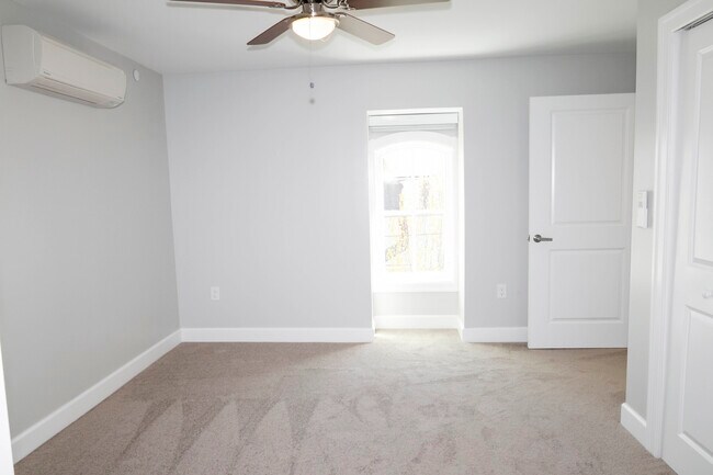 15 E Broad St