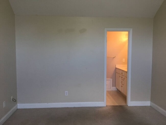 Photo - Centrally Located Home in New Bern-3 Bedroom With FROG