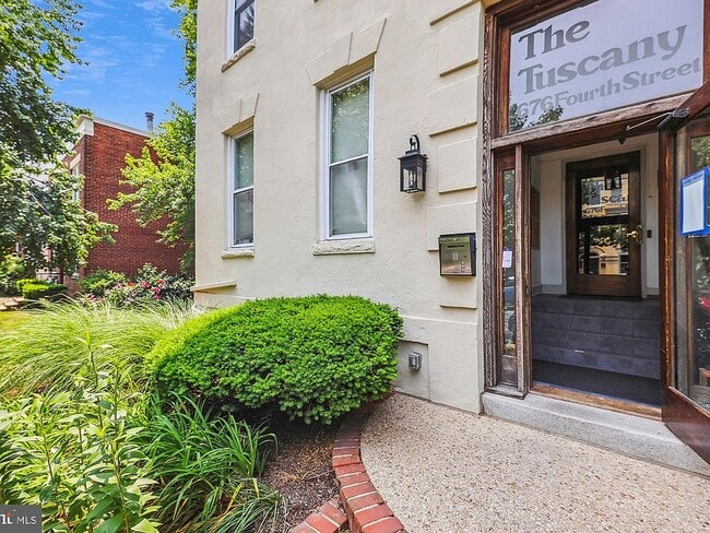 Photo - 676 4th St NE Unidad 105