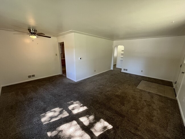 Photo - 2401 Marshall St