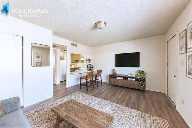Photo - 9230 N 6th St Unidad 3