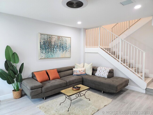 Photo - 572 SE 20th Ave Unit 3