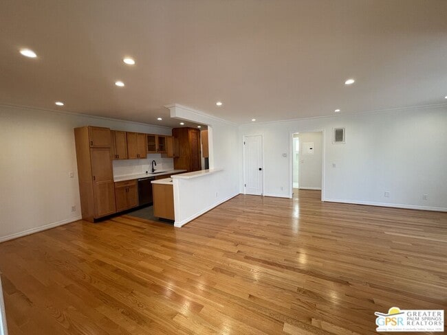 Building Photo - 1104 Masselin Ave Unit 01 Rental
