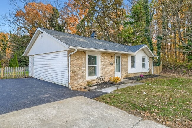 Photo - 601 Boxelder Dr House