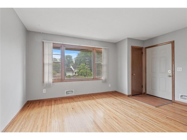 Photo - 8542 Plymouth Ave N