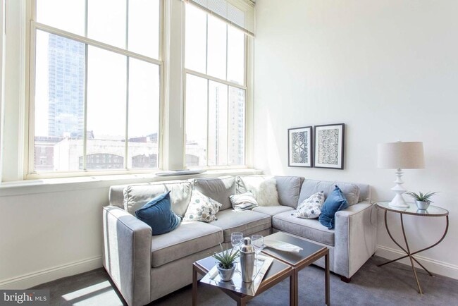 Building Photo - 2121-41 Market St Unit 420 Rental