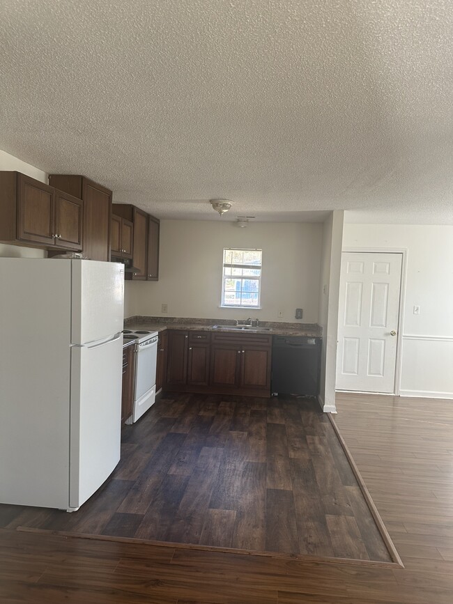 Photo - 218 Donavon Dr