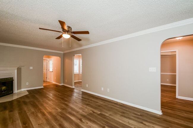 Photo - 109 S Lintel Dr