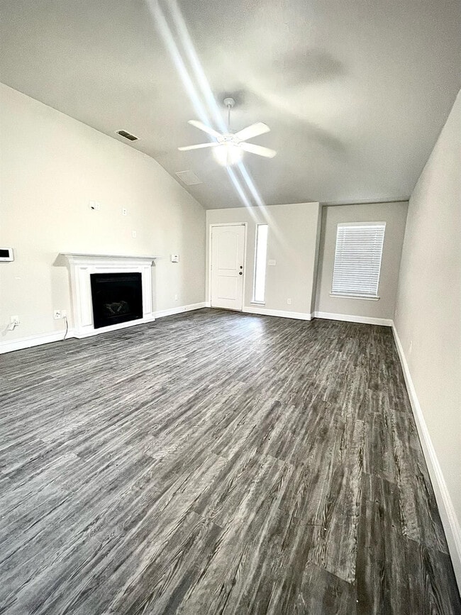 Photo - 5515 110th St