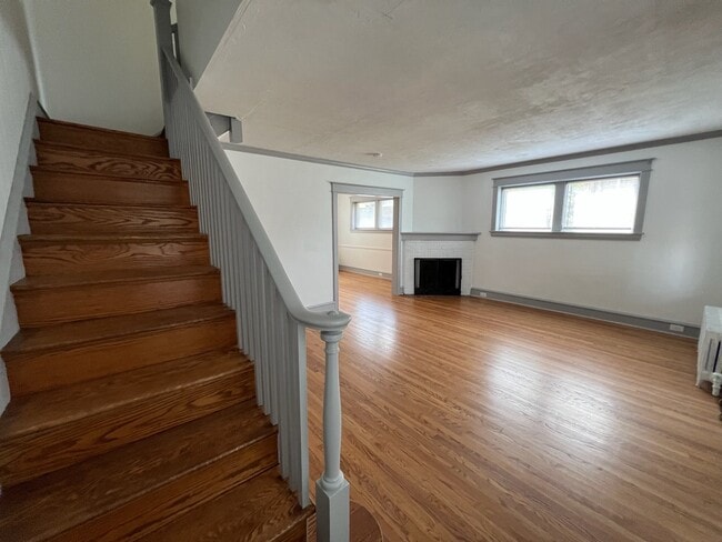 Photo - 900 N Clayton St