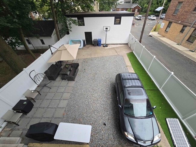 Photo - 262 Pindle Ave