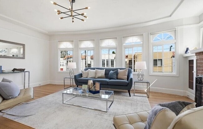 15 Balhi Ct