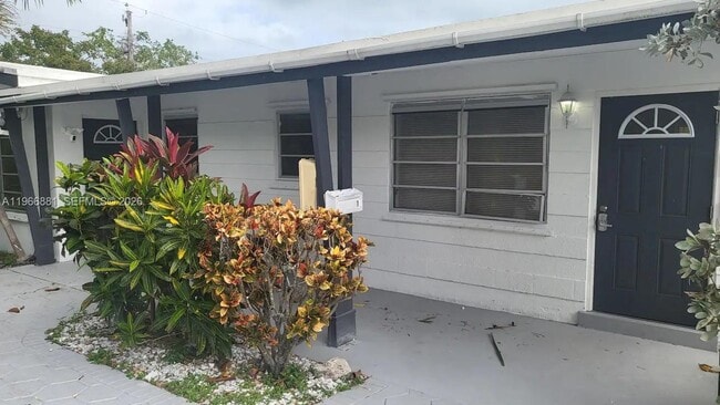 Photo - 821 NE 6th St Unit 1