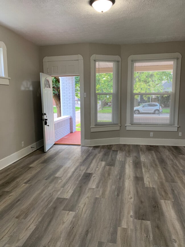 Photo - 1053 Villa Ave