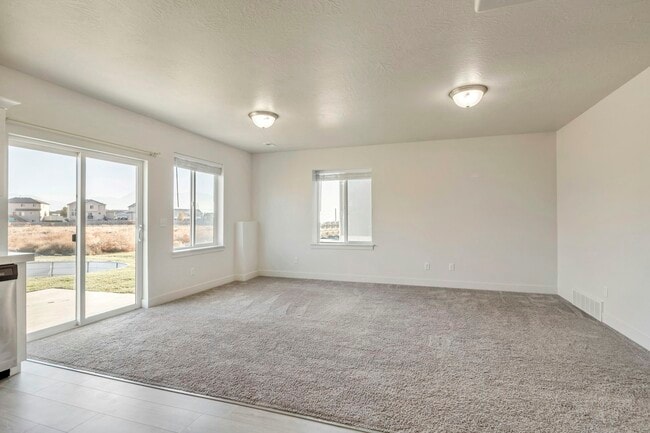 Photo - 4763 Silver Ridge Rd Unit B