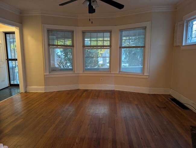 Photo - 3160 Meadowbrook Blvd