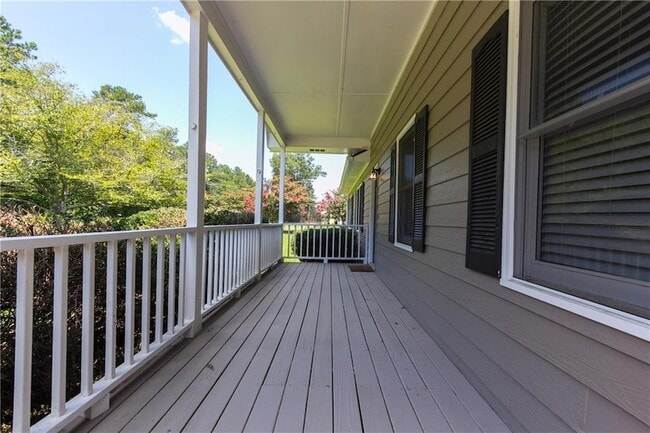 Photo - 374 McGiboney Rd