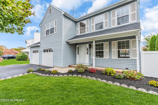 Photo - 922 Quincy Dr
