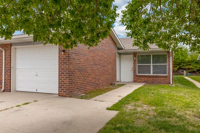 Photo - 3445 Portia St