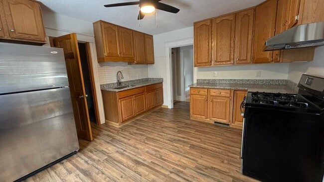 Photo - 108 Parsons St Unit 1