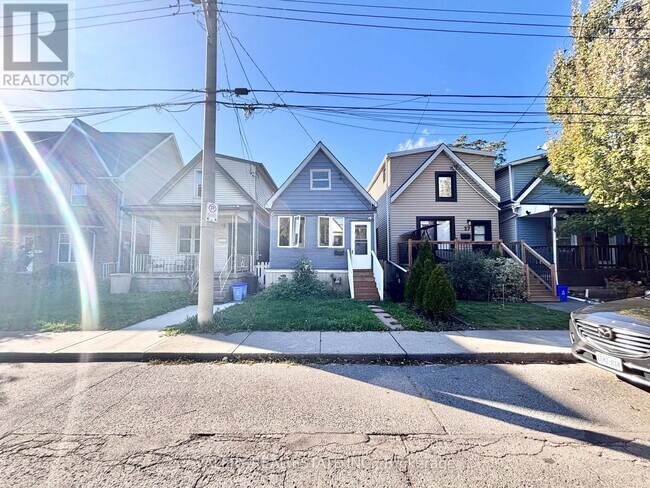 Photo - 25 Niagara St