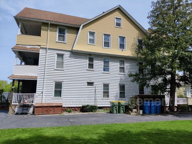 Photo - 638-638 Washington Ave