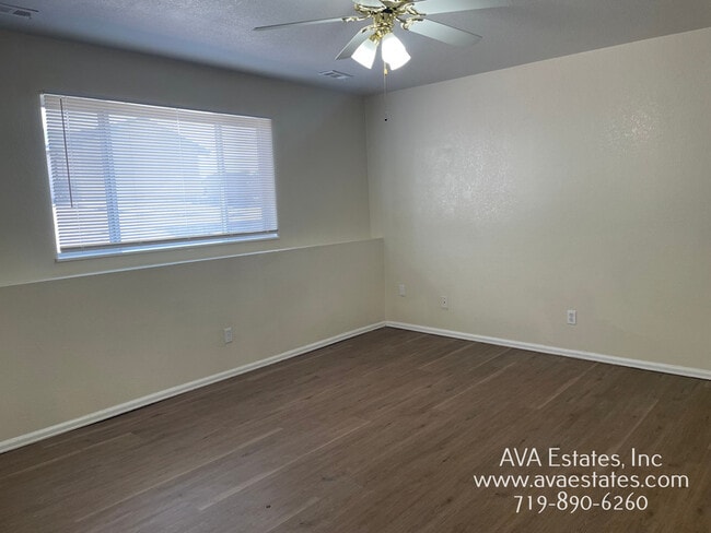 Photo - 729 E Laporte Dr