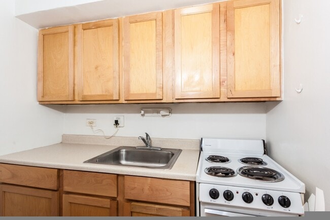 Photo - 512 W Arlington Pl Unit #211