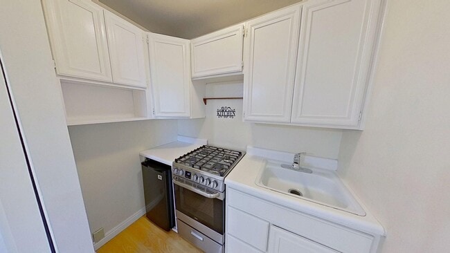 Photo - 336 E 20th St Unit #18