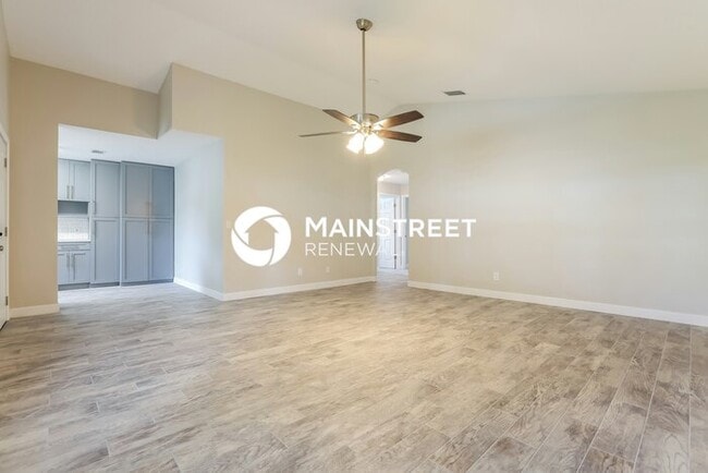 Photo - 3 Bedroom Pet-Friendly Home in SARASOTA, FL with Main Street Renewal